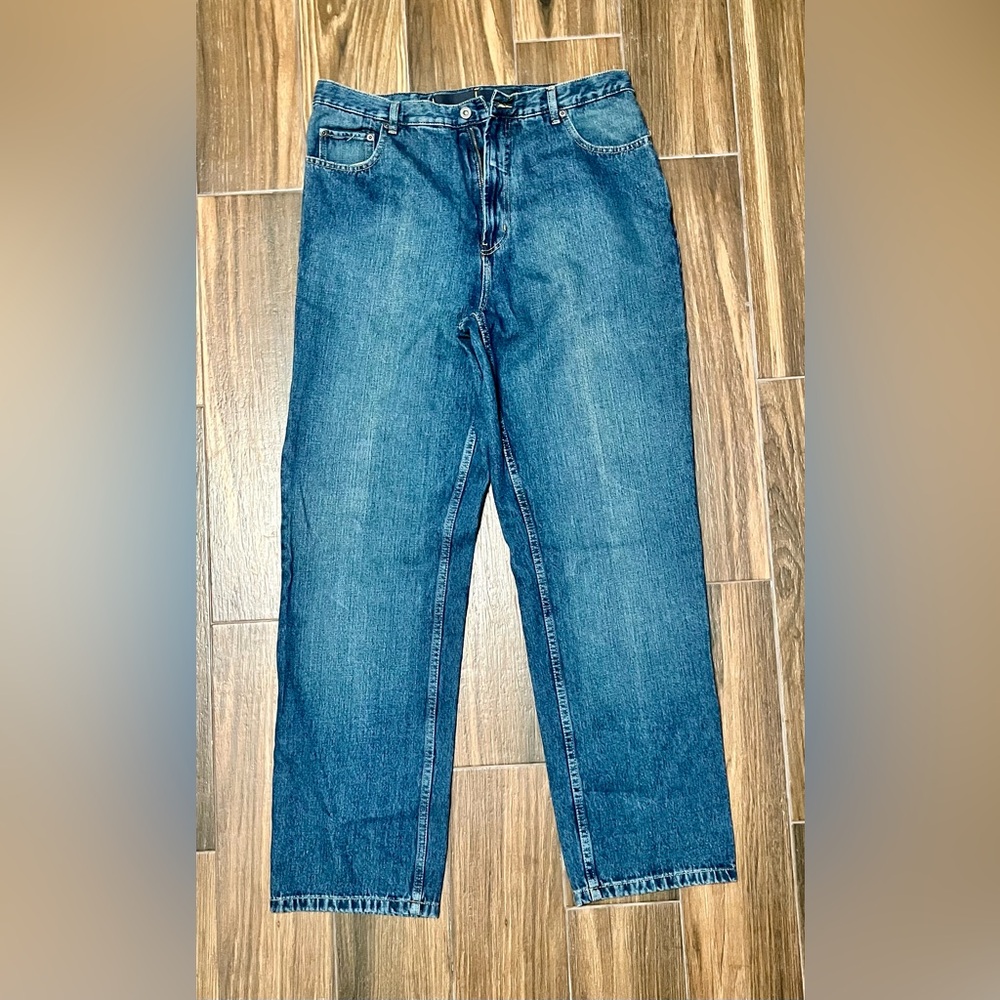 Nautica Men's Relaxed Fit Blue Jeans‎ - Picture 9 of 10